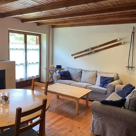 Casa De La Neu بيت للعطل